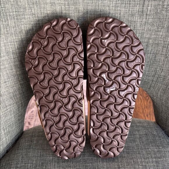 Birkenstock Gizeh Leather Buckle Tan Thong Sandals with Gold buckle size 36/5.5 - Picture 10 of 11